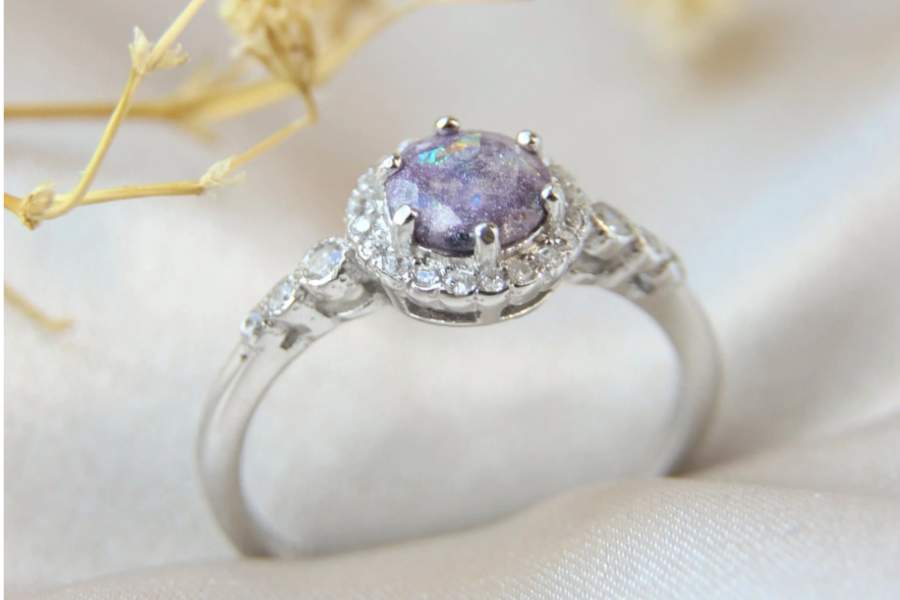 Cremation Ashes Jewellery Is The Most Popular Alternative To Urns In Australia