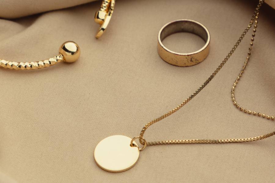 Memorial Ashes Jewellery Is One Of How To Keep Cremated Ashes