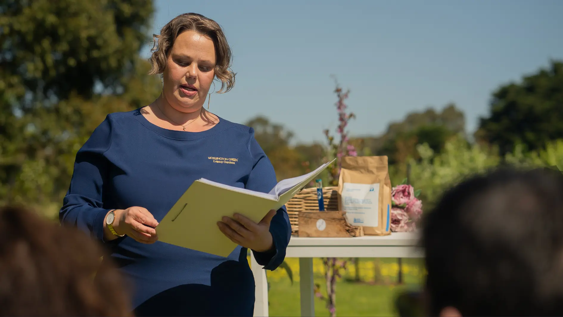 the woman lead funeral ceremony in mornington green
