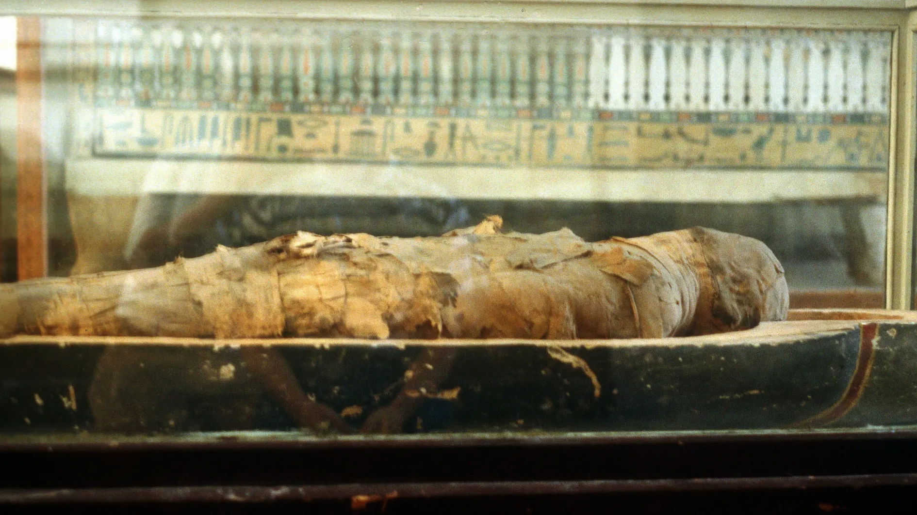 pro-cons-embalming-process